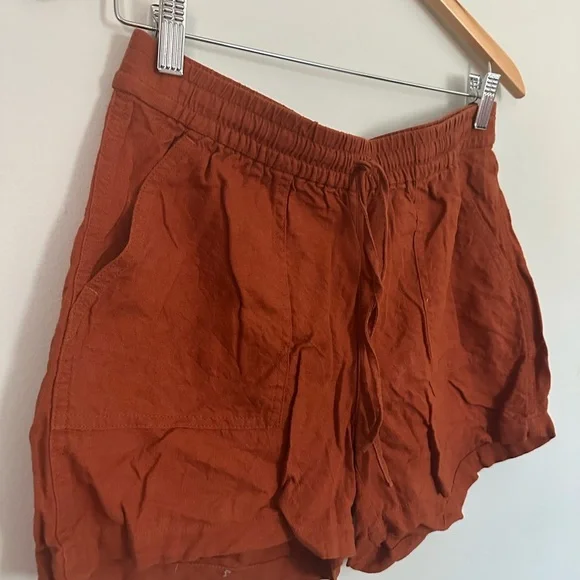 Women's Rust linen pull-on drawstring Shorts - Picture 2 of 4